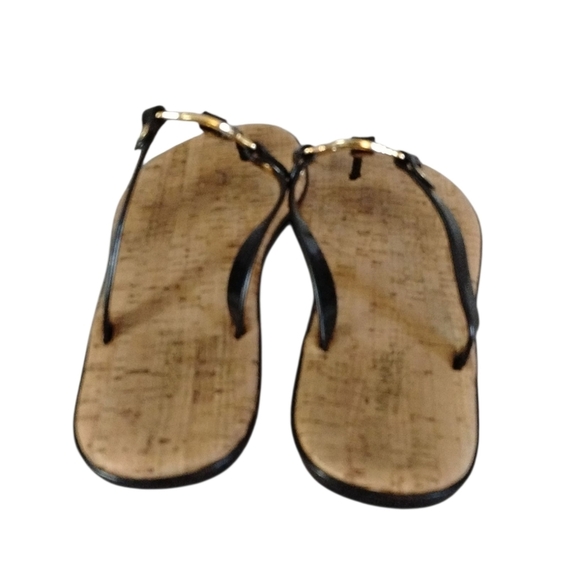 Michael Kors Black and Gold Patent Leather T-Strap Sandals Size 8 - Picture 7 of 12